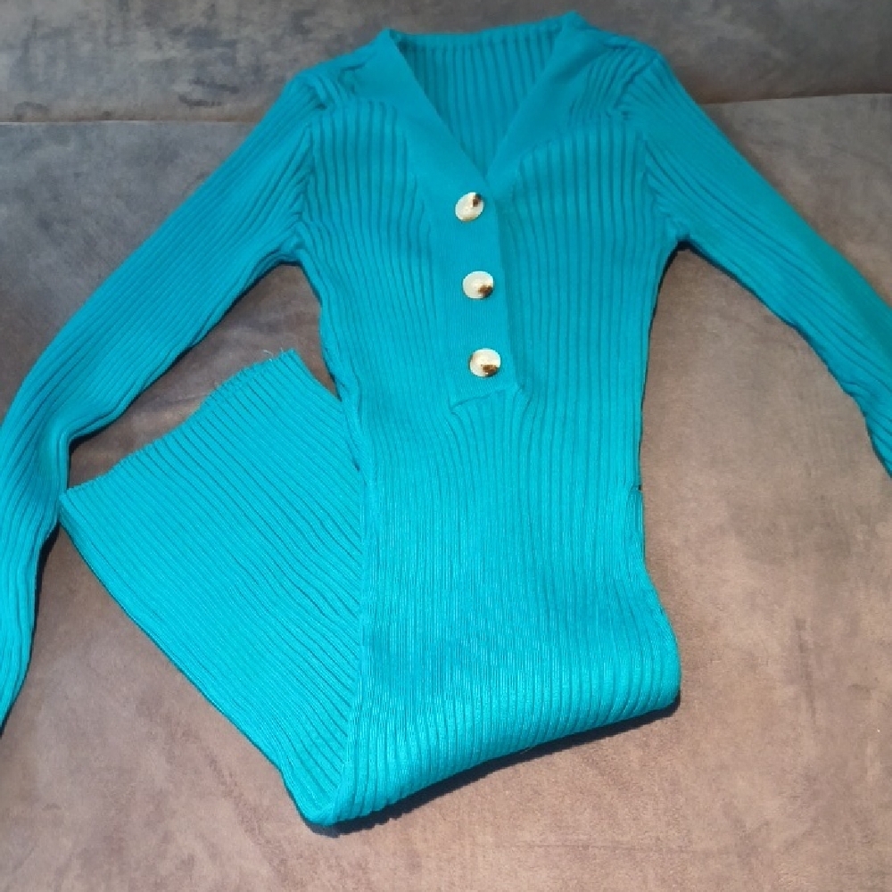 10 Items/ $10 Teal Ribbed Button-Up Sweater